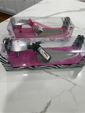 High Heel Cake Servers - 1 Zebra 1Pink
